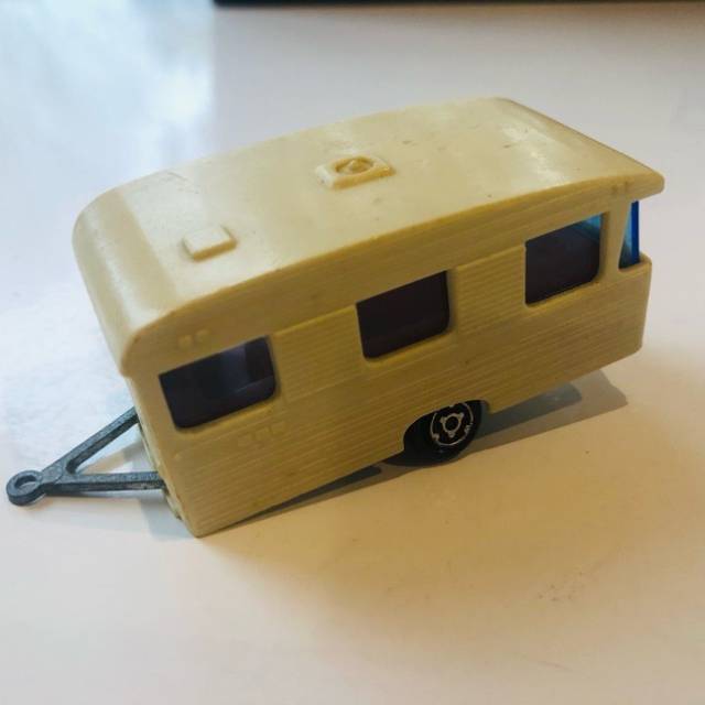 Majorette Dogue Caravan