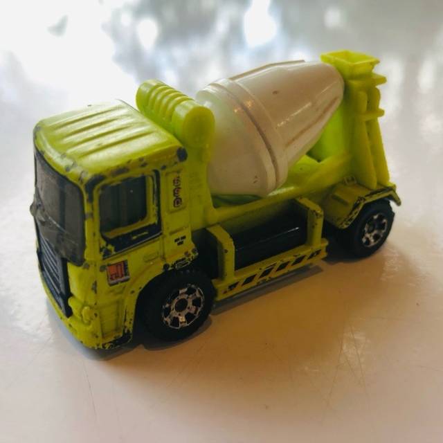 MB Cement Mixer - 2006 MB590 2005