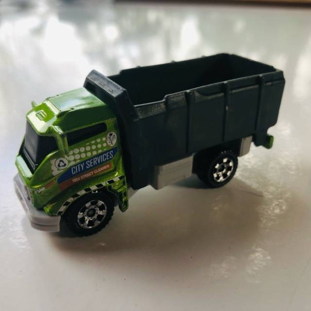 MB Rubbish truck 2015 MB1008