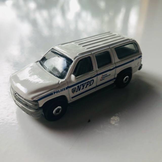MB 2000 Chevrolet Suburban 1999 Police MB857