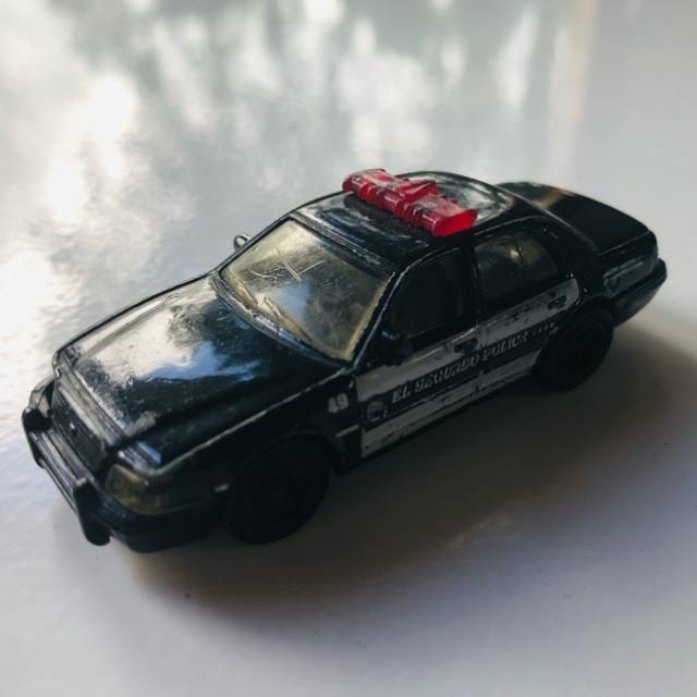 MB 2000 Ford Crown Victoria 2006 MB689