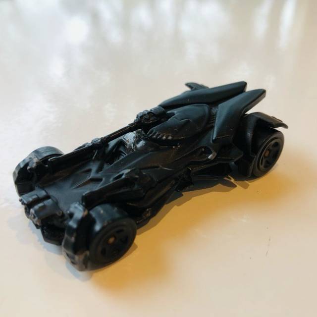 HL 2017 DC Comics Batmobile FJV39