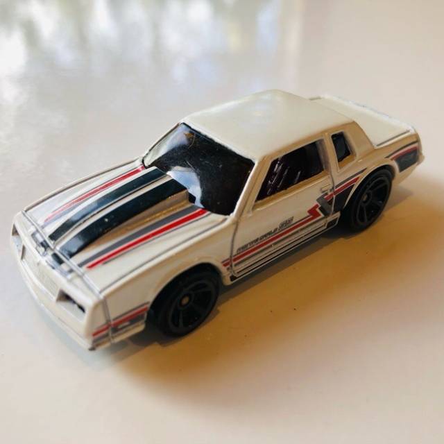 HL Road Patrol White T9579 Interceptor 68 Ma...
