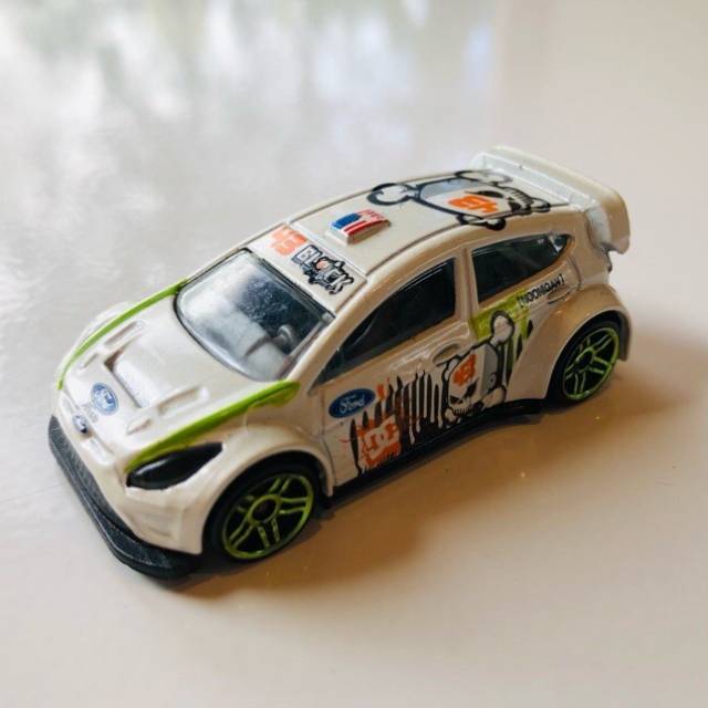 HL ‘12 Ford Fiesta 2011