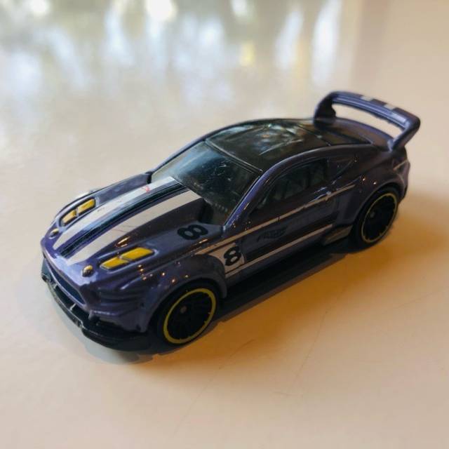 HL Custom ‘15 Ford Mustang Purple 2015 Mal...