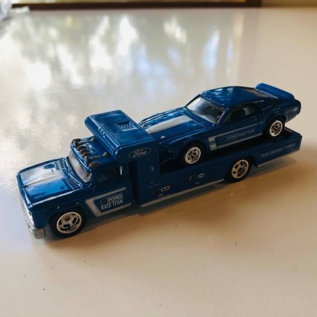 HL Premium Transporter Set Mustang Boss 302...