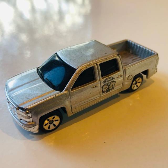 Maisto 2014 Chevrolet Silverado 1500 Z71 - 1...