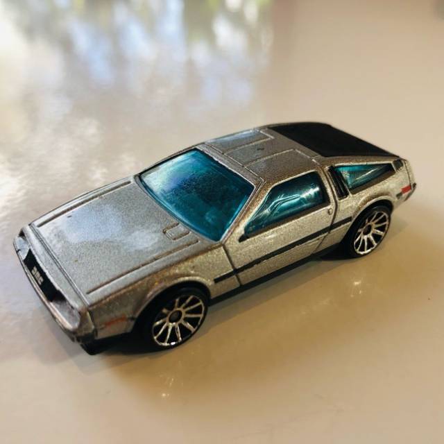 HL DMC Delorean B42 Silver