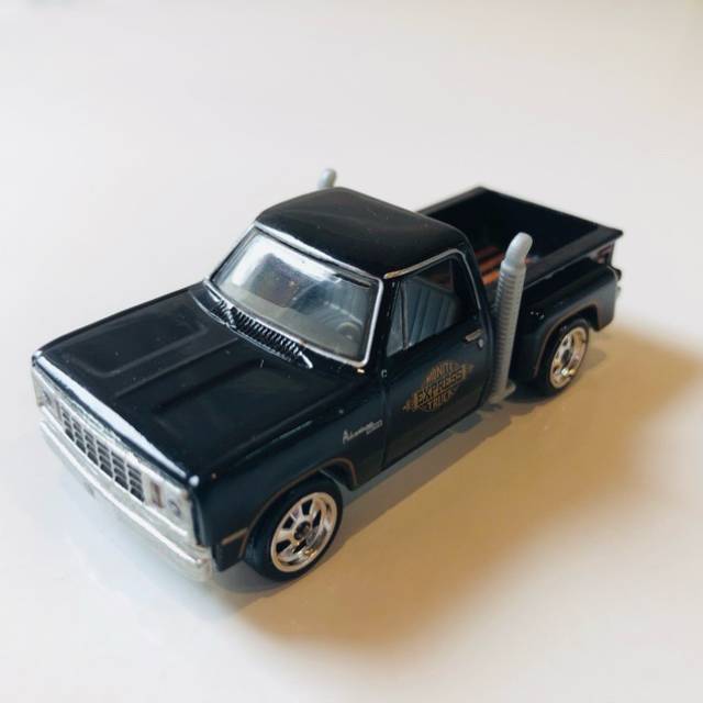 HL Premium 1978 Dodge Lil’ Red Express Tru...