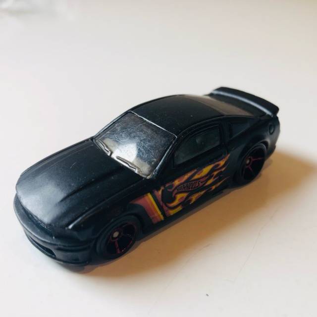 HL ‘07 Ford Mustang Black with Flames M051...