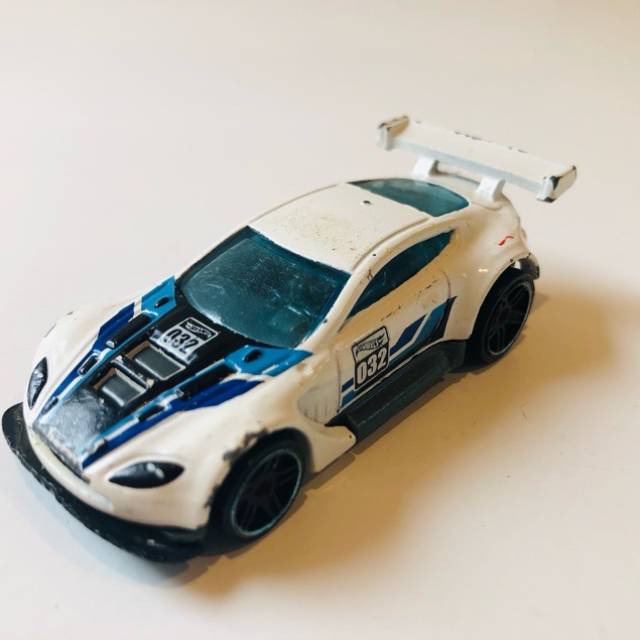 HL Aston Martin Vantage GT3 White 2014 Malay...