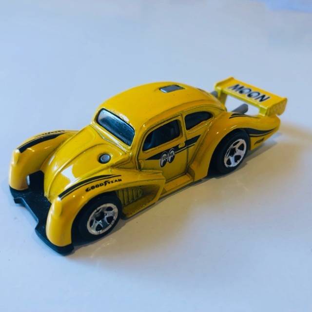 HL Volkswagen Kafer Racer Yellow Moon Eyes 2...