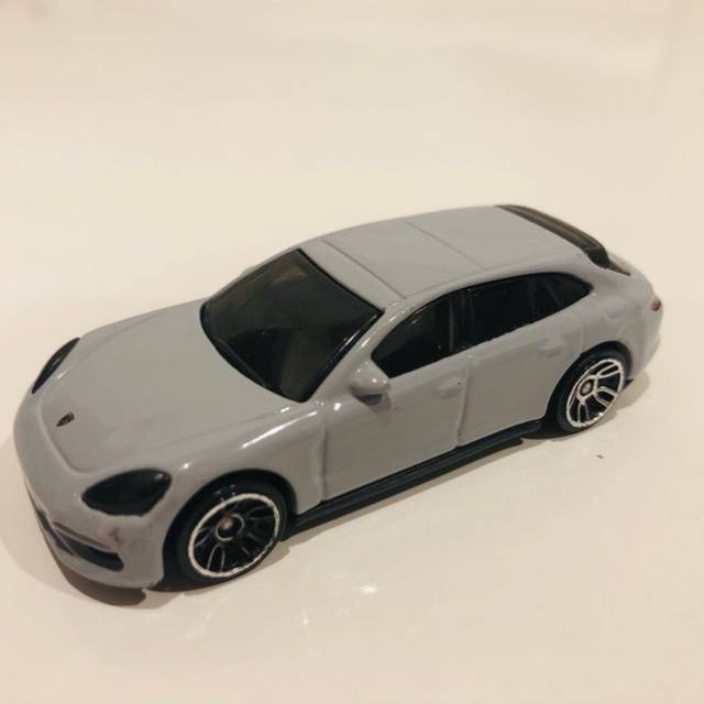 HL Porsche Panamera Turbo S E- Hybrid Sport...