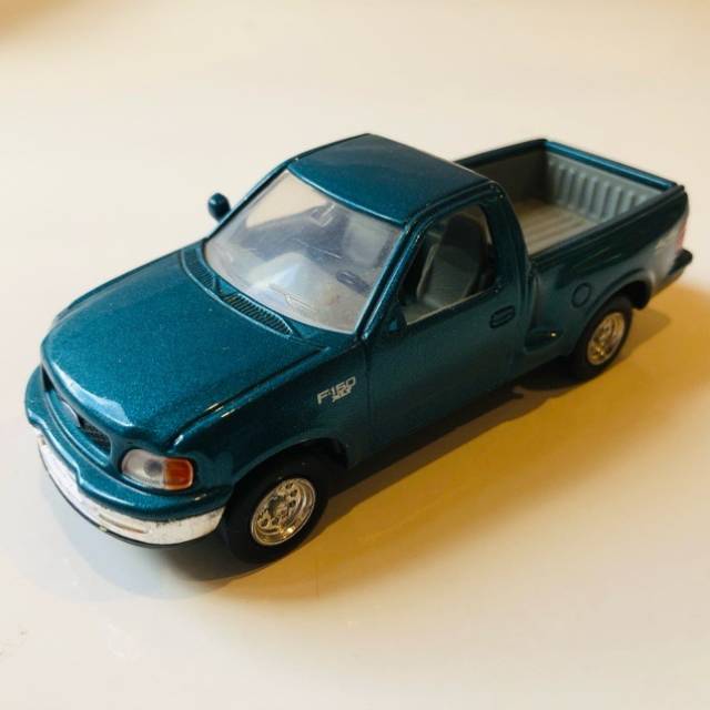 Road Signature 97’ Ford F-150 Flareside 4x...