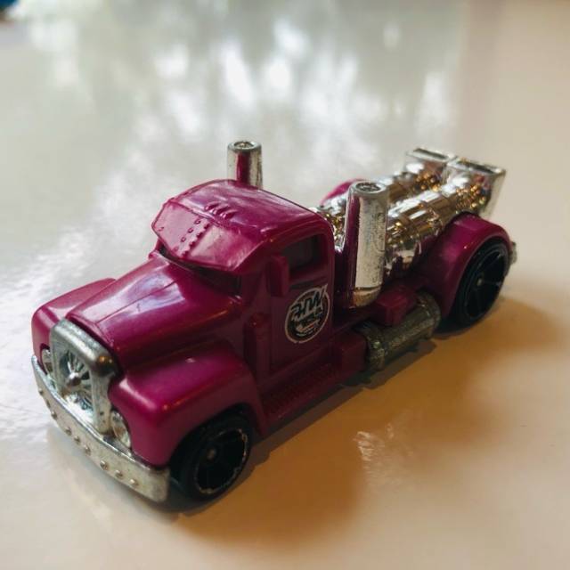 HF CFH21 Pink Hot Truck 2014 Malaysia