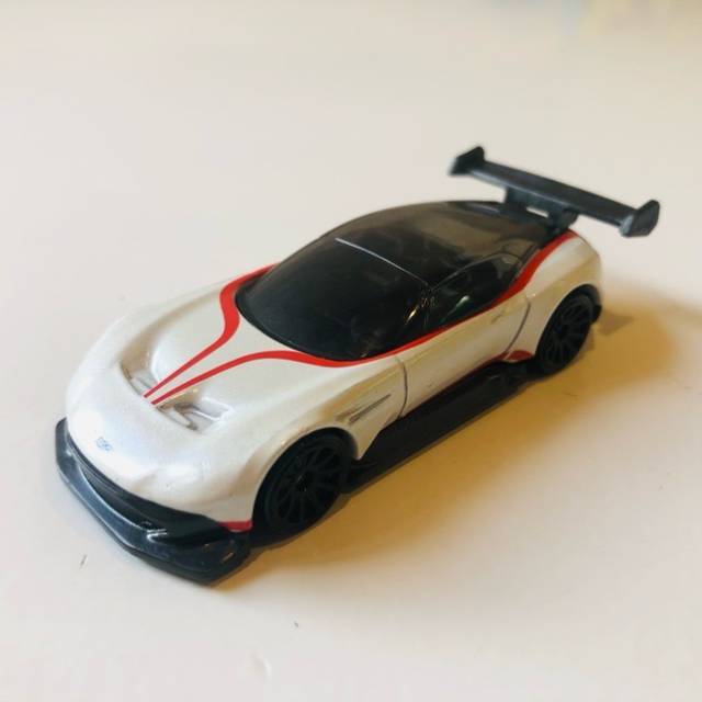 HF Aston Martin Vulcan White FYB45 2018 Mala...