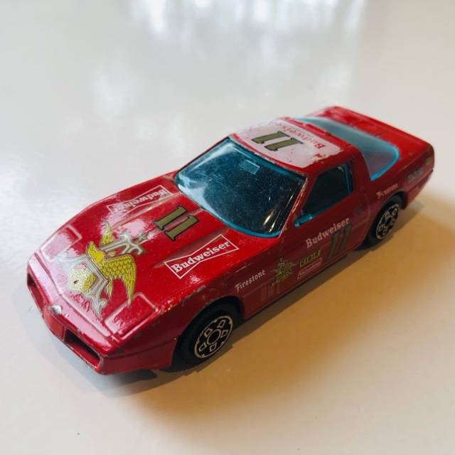 Burago Chevrolet Corvette 143 scale Budweise...