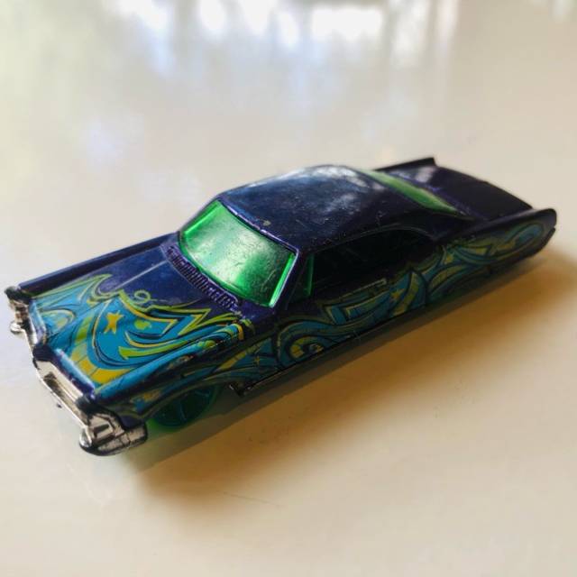 HL ‘65 Bonneville Purple Art Car 2002 Mala...