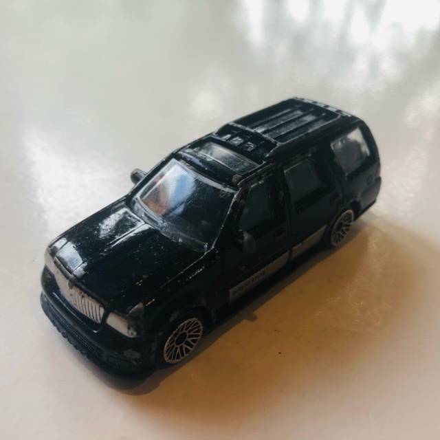 Lincoln Navigator Black L9846