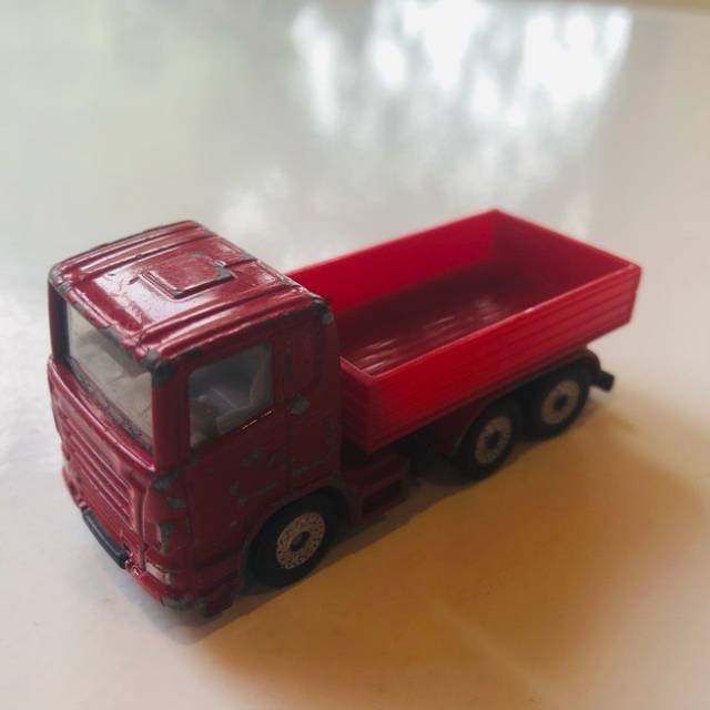 Siku Flat deck Truck Red 0811