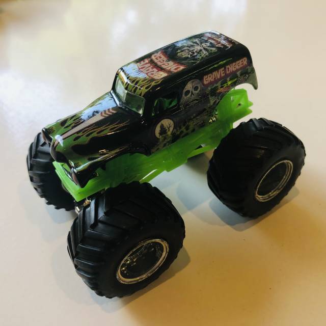 HL Grave Digger Black Green