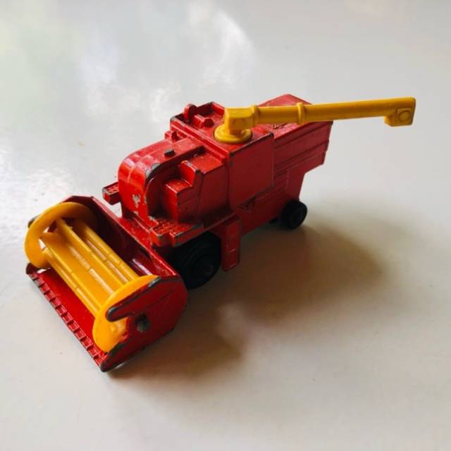 MB Combine Harvester No 51 Red 1977