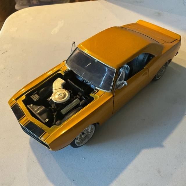 Jada Toys 124 scale - 1957 Chevy Camaro