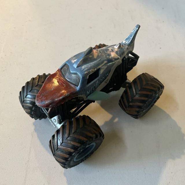 HL Monster Truck - Megalodon Shark
