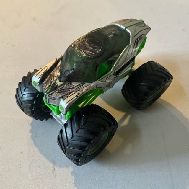 HL Alien Invasion Silver