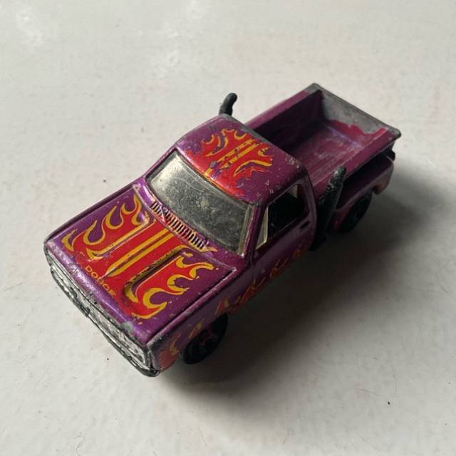 HL- Dodge Truck with Flames - Purple - V5322...