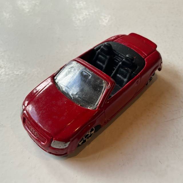 Maisto Audi TT Roadster RED 11628