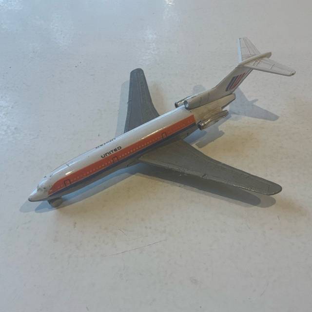 Play Art Boeing 727 UNITED - HONG KONG