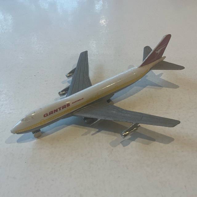 Play Art Boeing 767 QANTAS - HONG KONG