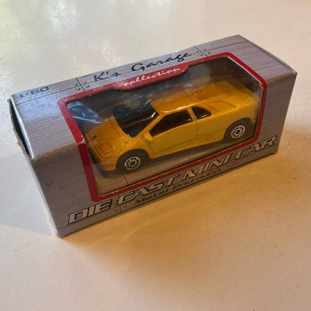 K’s Garage - Lamborghini Diablo Yellow 160