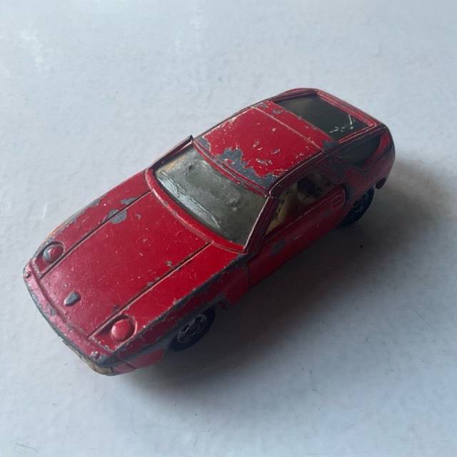 TOMICA PORSCHE 928 Red 1978