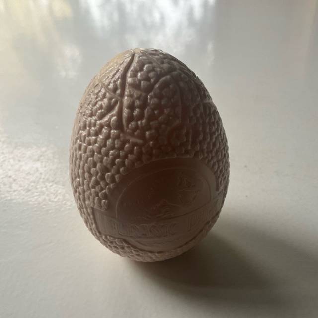 1992 Jurassic Park Dinosaur Toy Egg Candy co...