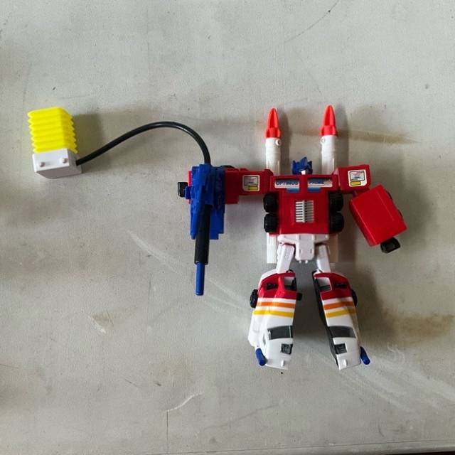 Generation 2 - Optimus Prime : Combat Hero Y...