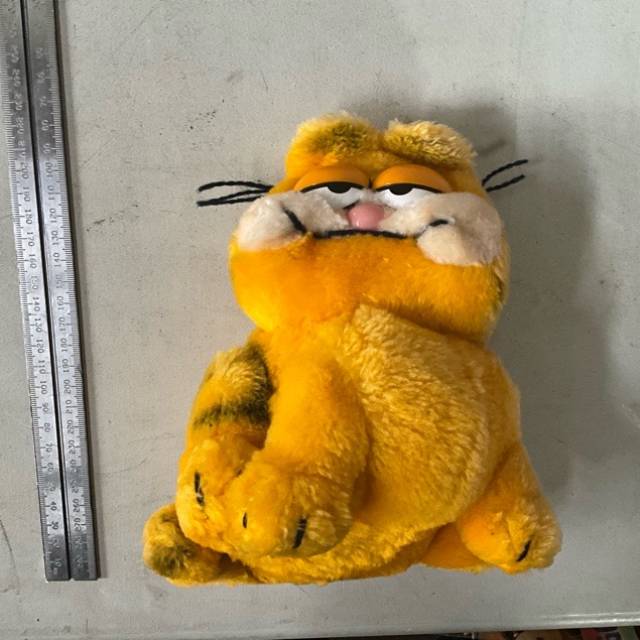 1981 Dakin - Garfield Sitting Cat Plush Stuf...