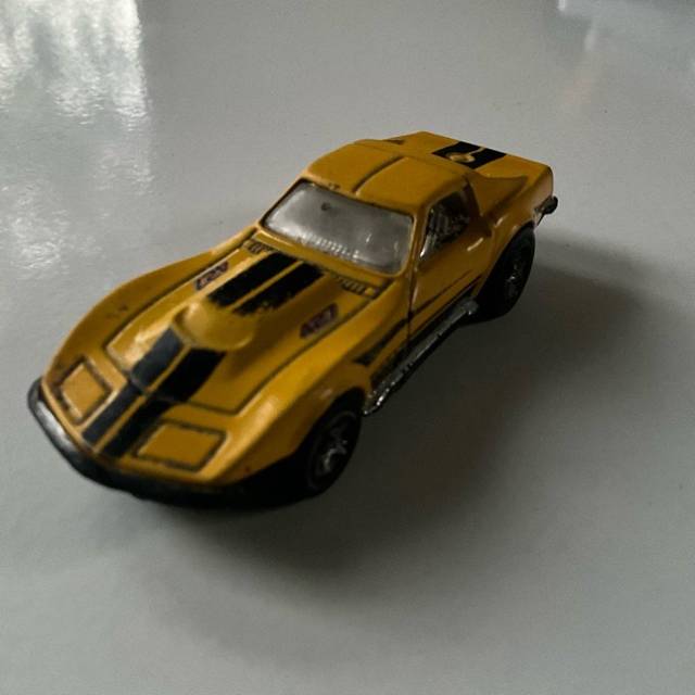 HL Greenwood Corvette Stingray Yellow (427)...