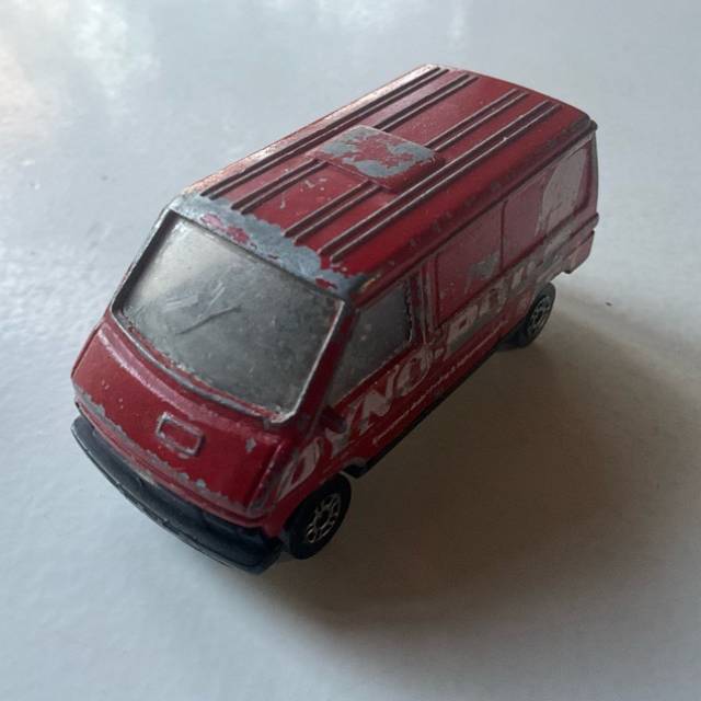 CORGI VAN Red (1st DYNO-ROD)