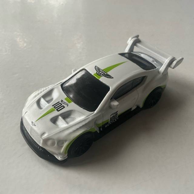 HL 2018 Bentley Continental GT3 White (100)...