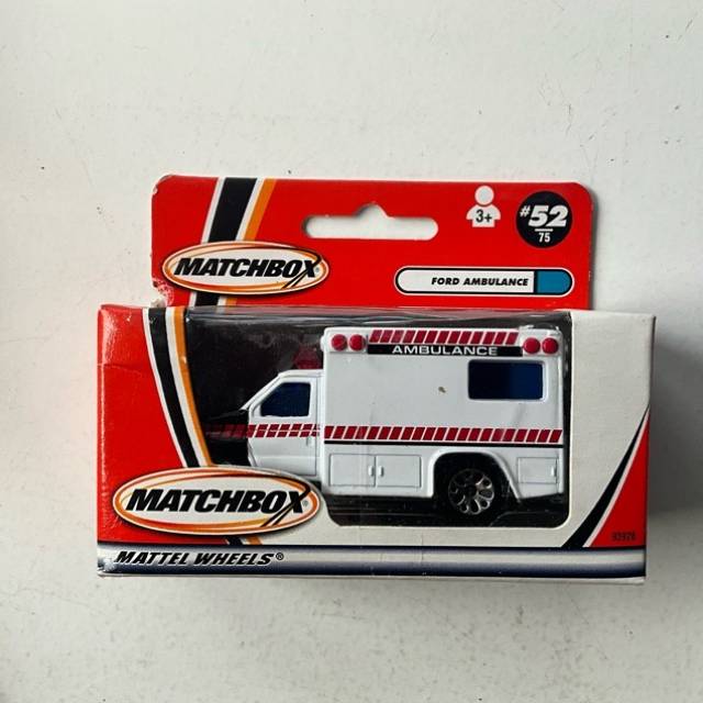 MB 52 FORD AMBULANCE 2000 (LYL 233)