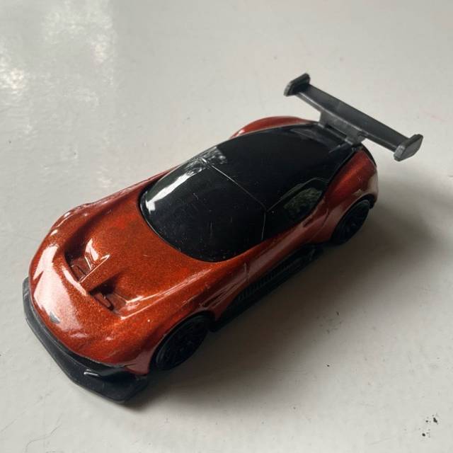 HL Aston Martin Vulcan Orange FYB45 2018 Ind...