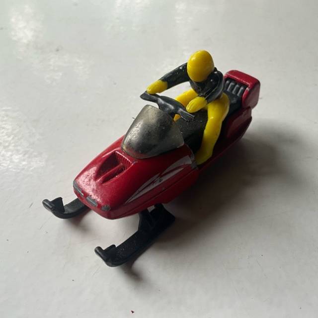 MB SNOWMOBILE Red 1998