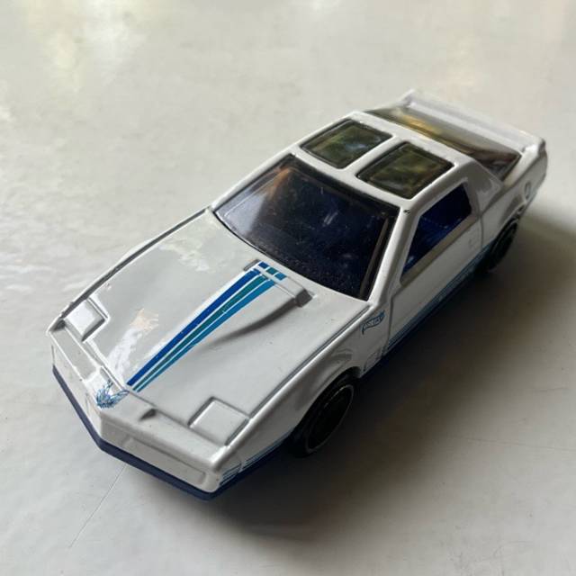 HL 1984 Pontiac Firebird White GHD08 2019 Ma...