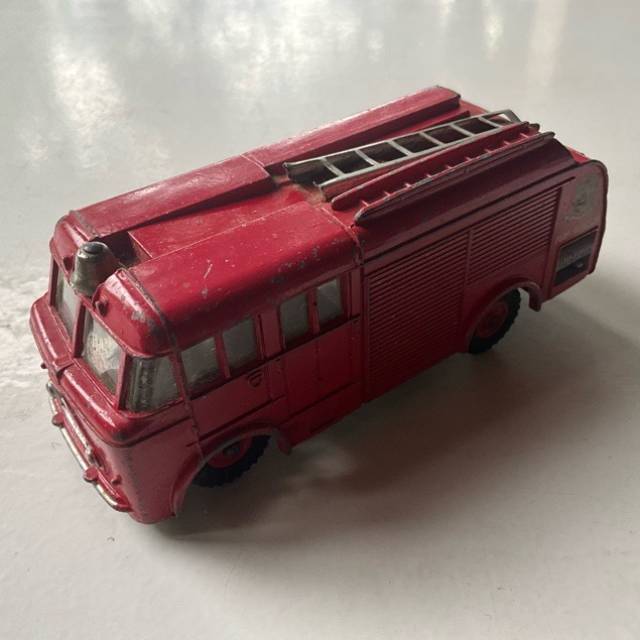 DINKY - FIRE ENGINE MECCANO LTD