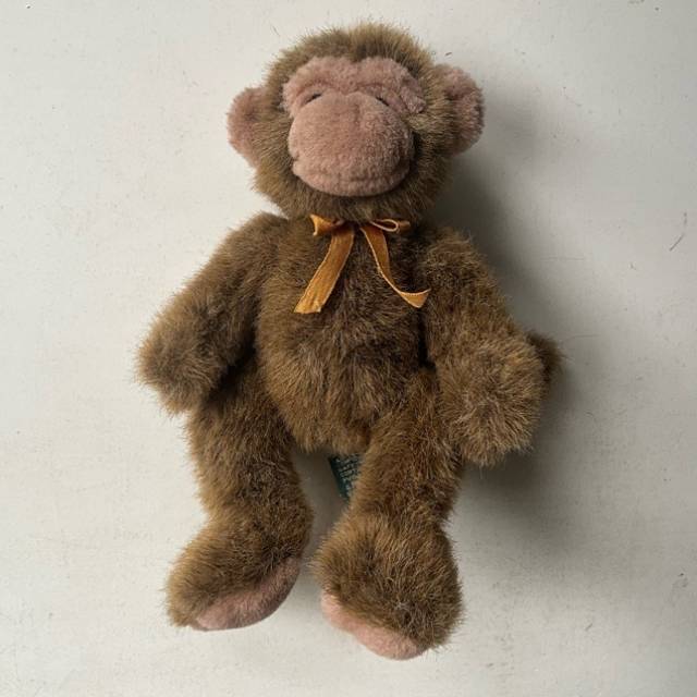 RUSS BERRIE MONKEY (23cm Height)