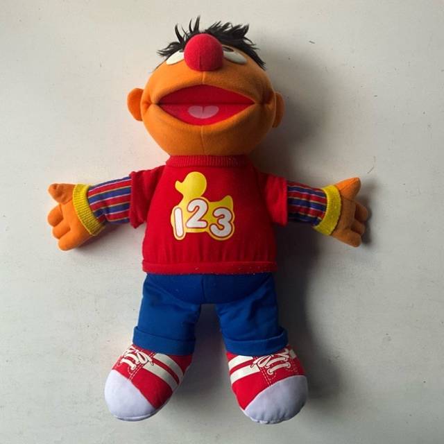 Sesame Street Rockin Numbers ERNIE Talking S...
