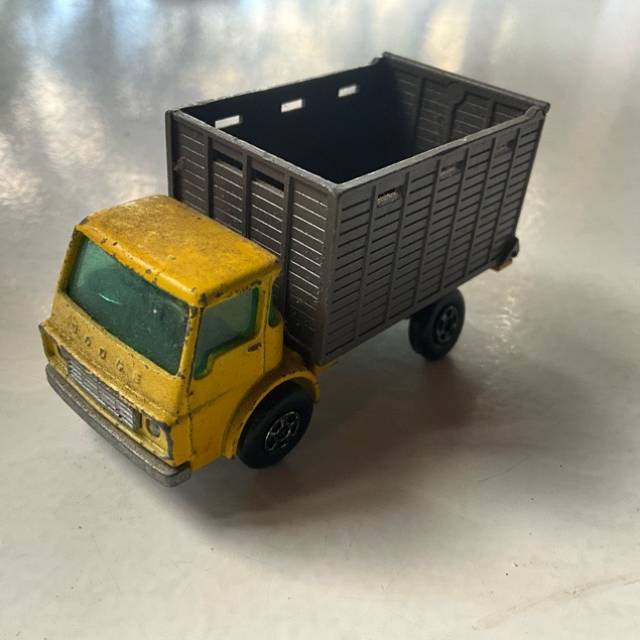 MB SUPERFAST CATTLE TRUCK No37