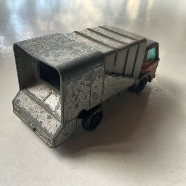 vintagetoy_51100.jpg
